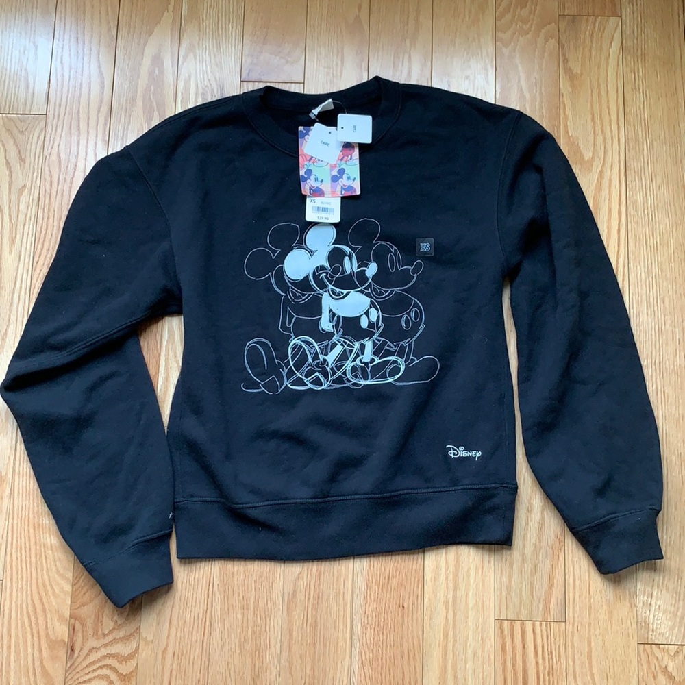 Women’s Mickey Mouse long sleeve sweater pullover